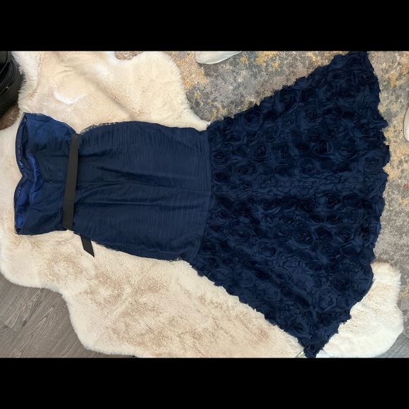 JS COLLECTIONS ~ Blue Mesh Rosettes Sweetheart Mermaid Formal Gown size 16 - Picture 4 of 8